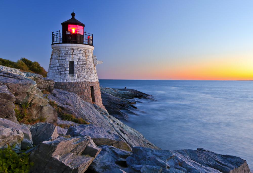 Are Lighthouses Still Functional? (with pictures)