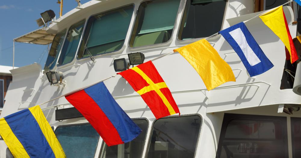 What are Nautical Flags? (with pictures)