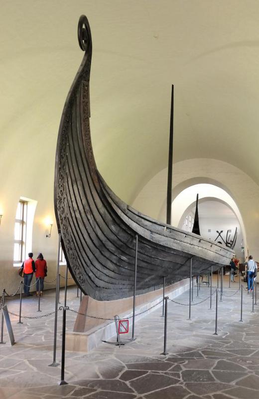 The narrow, V-shaped hulls and 'klinker' style construction used on Viking longships enabled them to reach relatively high speeds in rough waters.